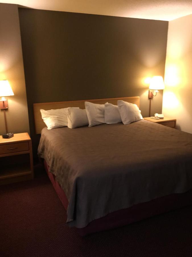 Moose Lake Lodge & Suites المظهر الخارجي الصورة