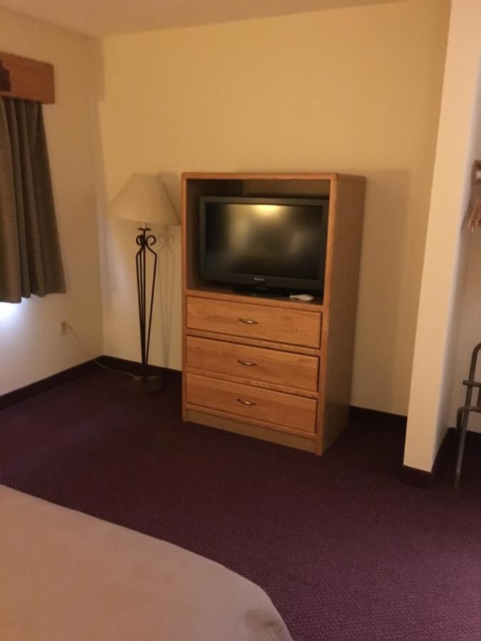 Moose Lake Lodge & Suites المظهر الخارجي الصورة