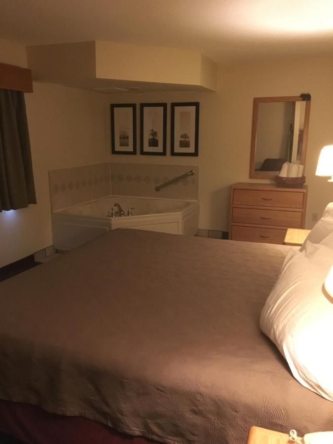 Moose Lake Lodge & Suites المظهر الخارجي الصورة