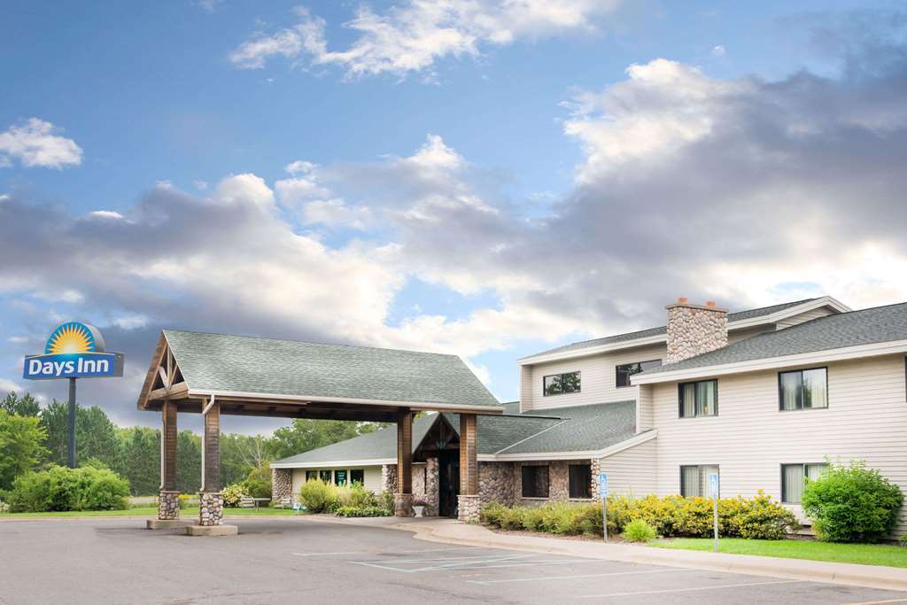 Moose Lake Lodge & Suites المظهر الخارجي الصورة